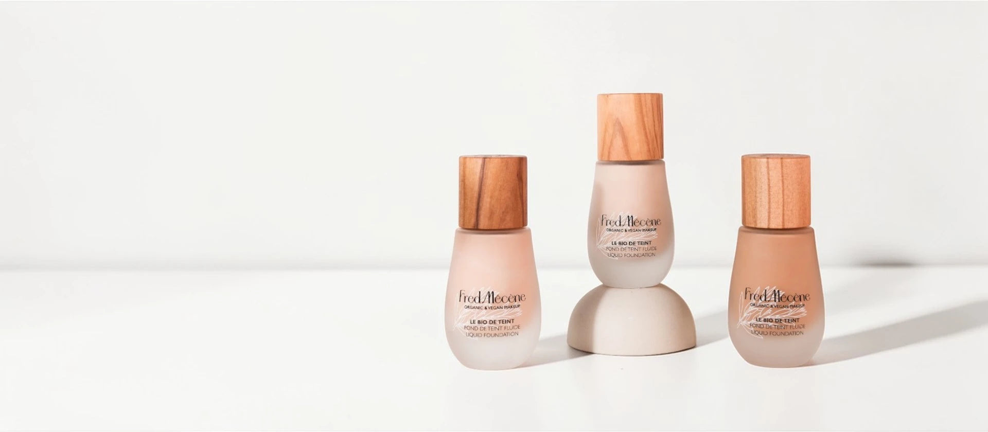 <p>L'expertise teint d'une maquilleuse pro, le bio en plus. <br/>Pour toutes et tous.</p>